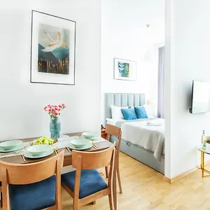 Unique Style Old Town - 25 Min From The Airport - By Homelike Apartament